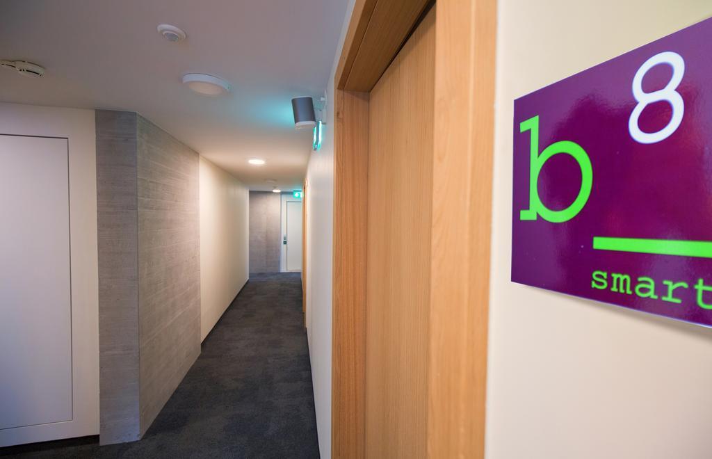 B_Smart Motel Ландкварт Экстерьер фото