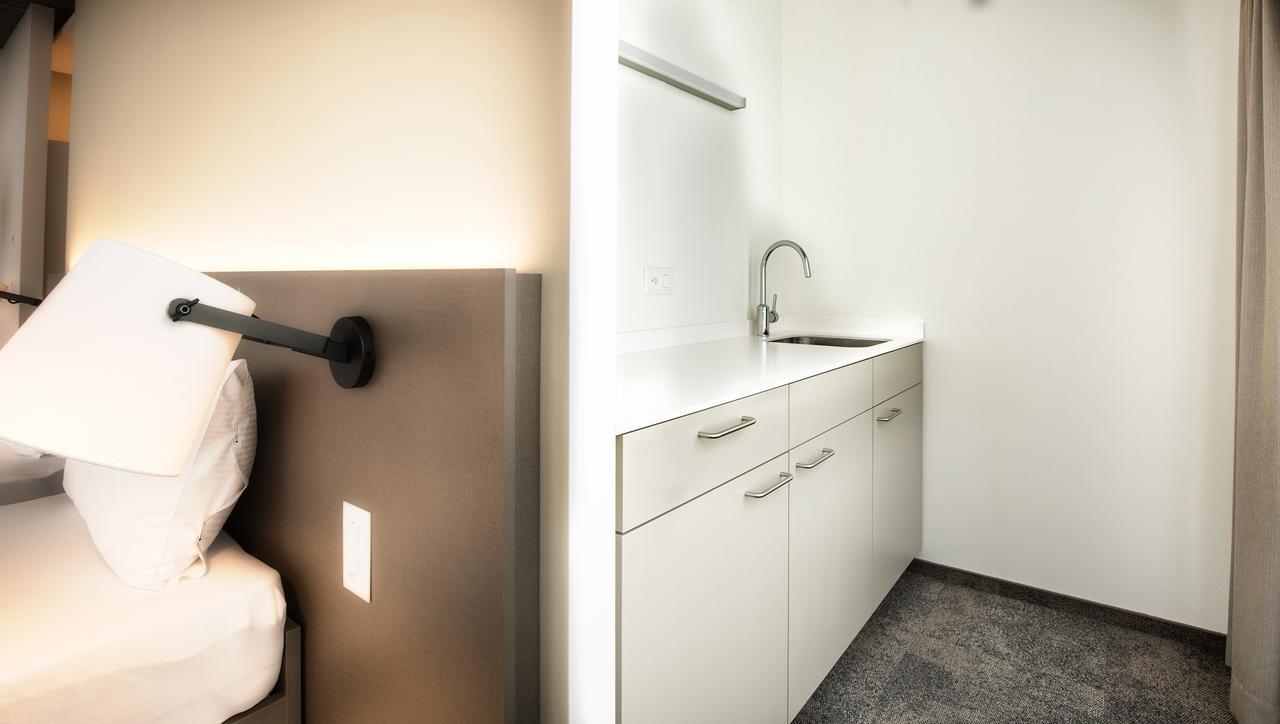 B_Smart Motel Ландкварт Экстерьер фото